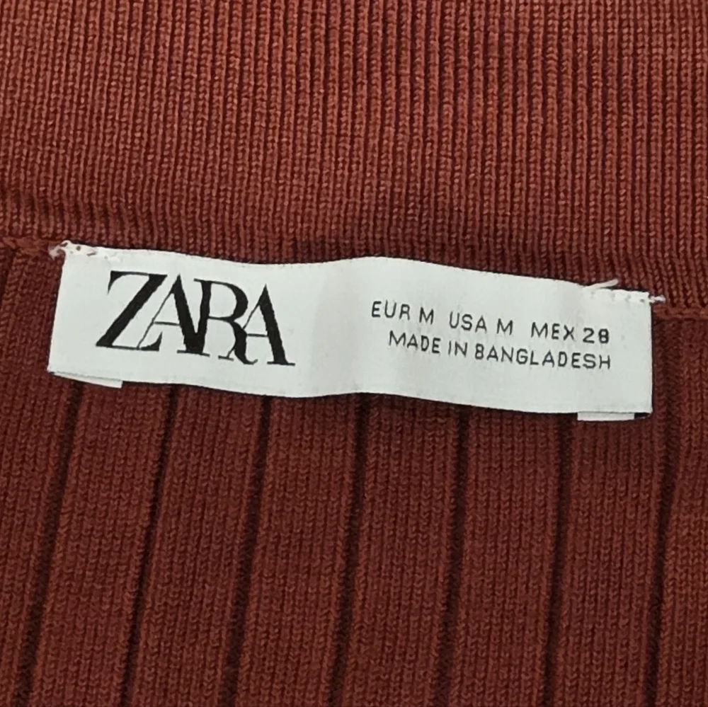 Zara Ribbed Knit Top Long Sleeved Sweater Button Front Brick Red Medium